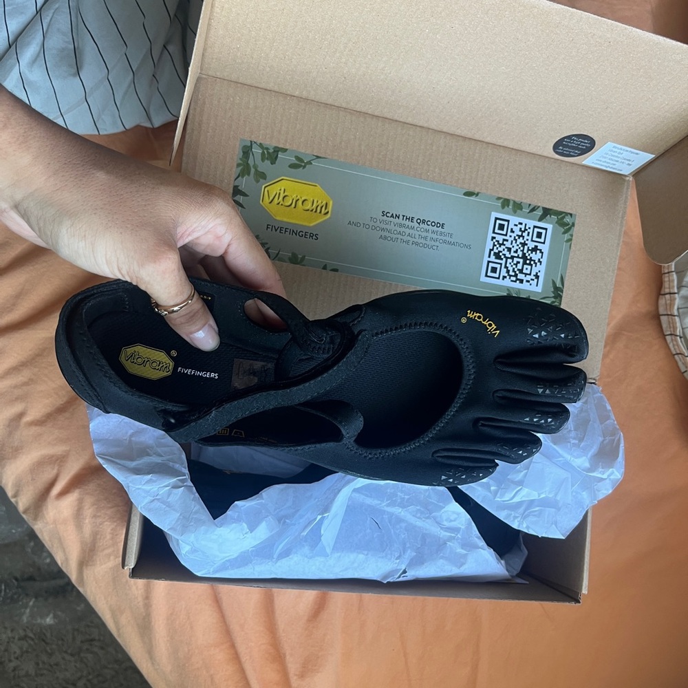 Vibram FiveFingers Black Footwear